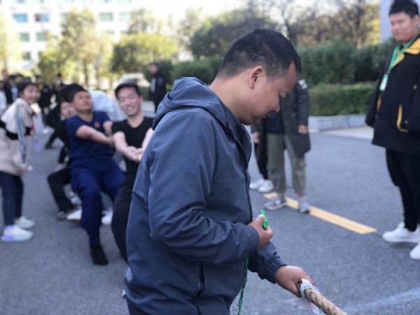 一根繩、一條心、一塊拼、一起贏