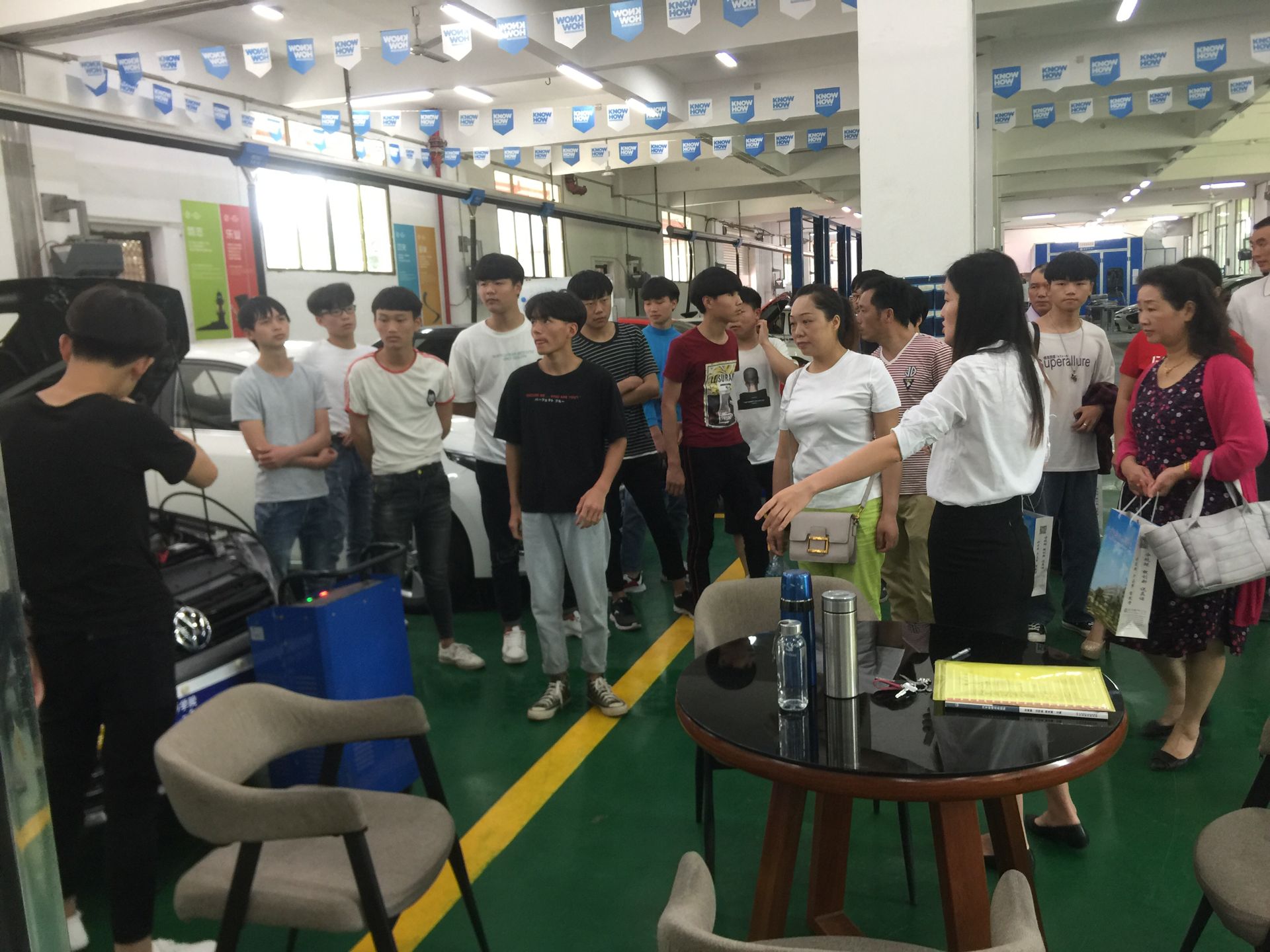 學生家長參加實訓練功場.jpg