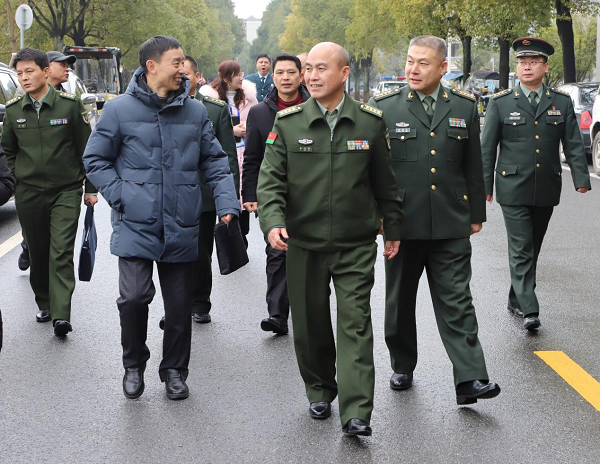 湖南省軍區(qū)、衡陽警備區(qū)聯(lián)合工作組 來我院調(diào)研征兵工作